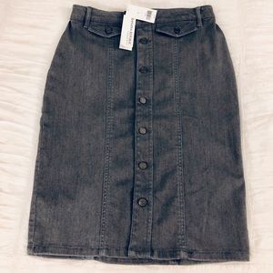 NWT Size 4 gray denim pencil skirt Banana Republic